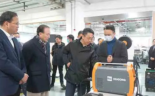 南昌市委常委、副市长王万征一行莅临上；；；；g亚洲集团集团总部考察